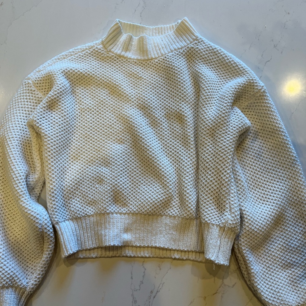 XS Hollister white mock-neck knitted sweater